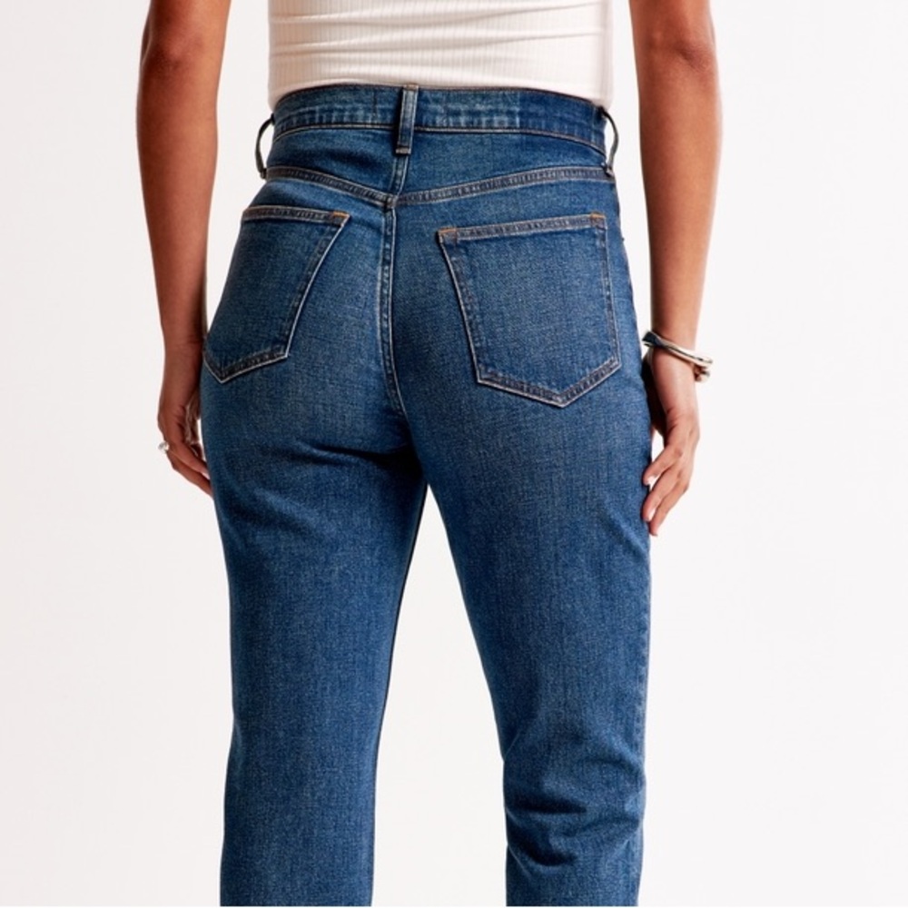 Abercrombie & Fitch Ultra High Rise Curve Love Ankle Straight Jeans size 31/12L - Picture 3 of 15
